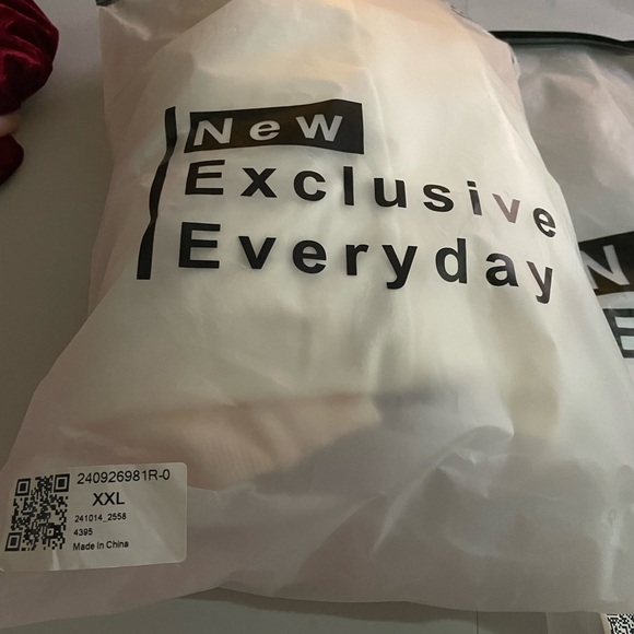 NWT Nana Claus sweatshirtt/ top woman’s xxl - Picture 5 of 5